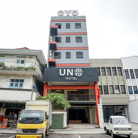 Hotel O Genteng Near Genteng Market Formerly Uno Hotel 泗水 外观 照片