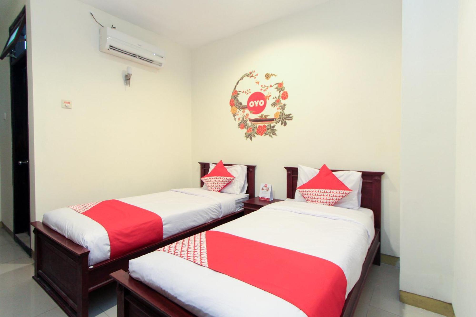 Hotel O Genteng Near Genteng Market Formerly Uno Hotel 泗水 外观 照片