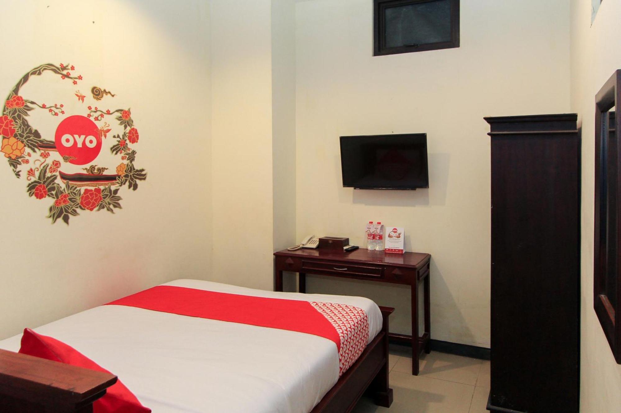 Hotel O Genteng Near Genteng Market Formerly Uno Hotel 泗水 外观 照片