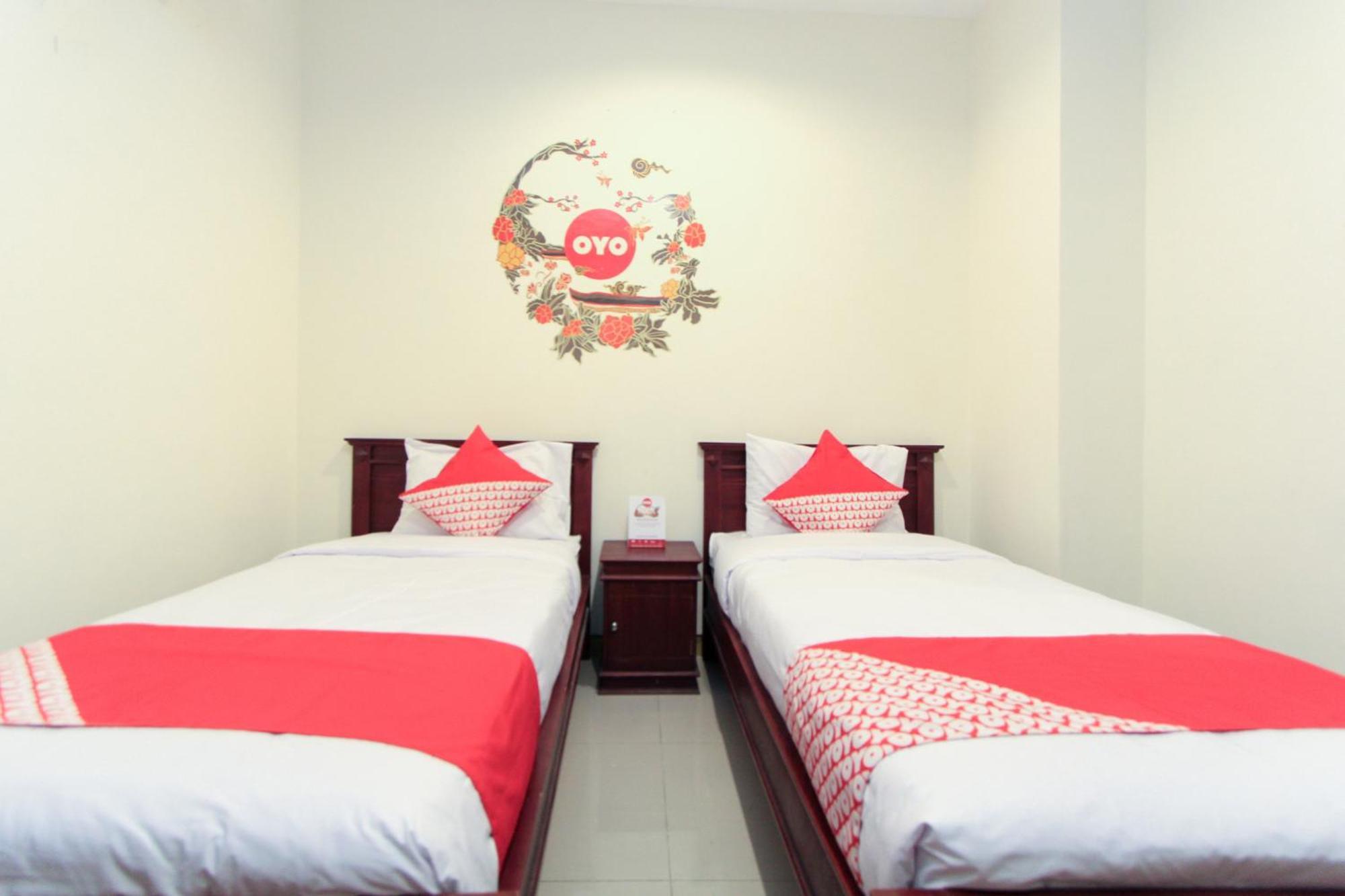 Hotel O Genteng Near Genteng Market Formerly Uno Hotel 泗水 外观 照片