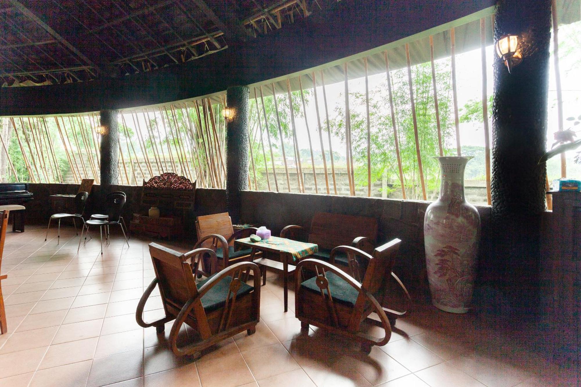 Hotel O Genteng Near Genteng Market Formerly Uno Hotel 泗水 外观 照片