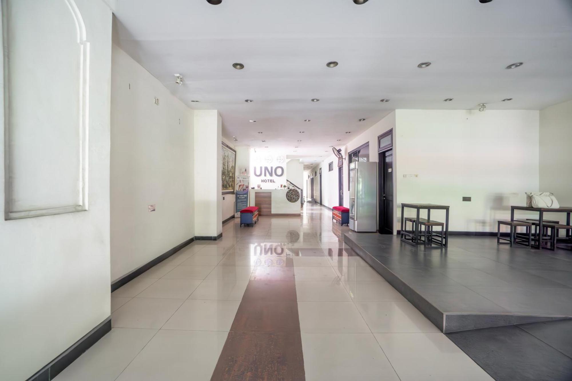 Hotel O Genteng Near Genteng Market Formerly Uno Hotel 泗水 外观 照片