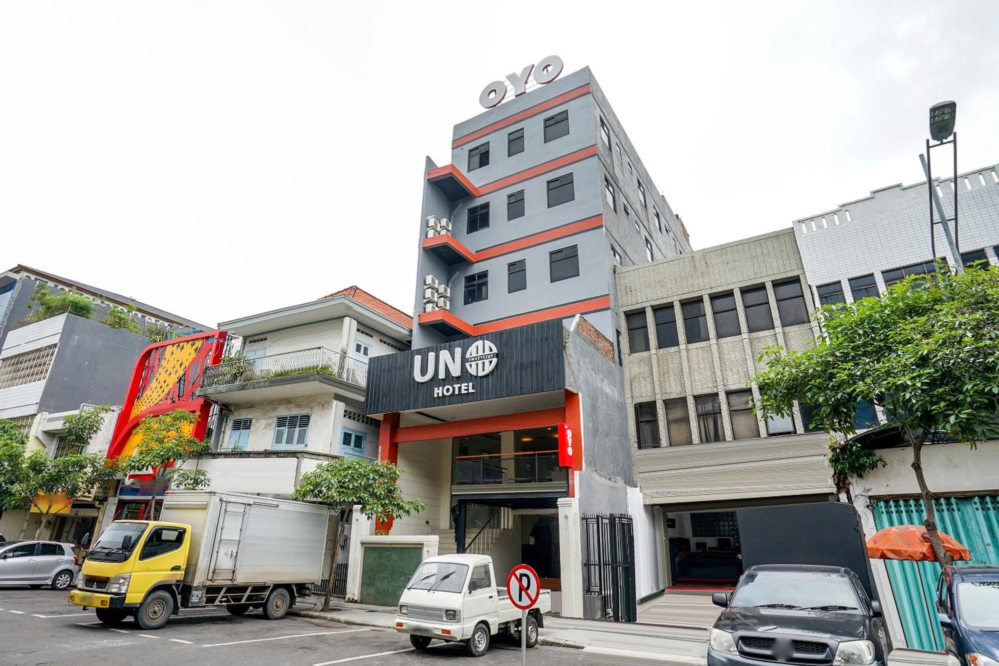 Hotel O Genteng Near Genteng Market Formerly Uno Hotel 泗水 外观 照片