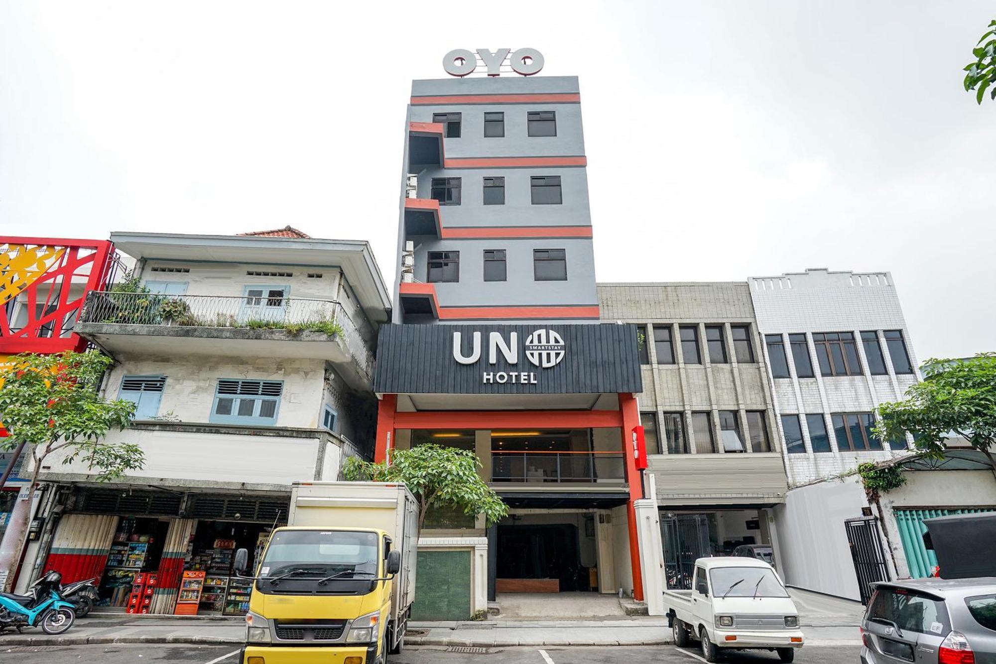 Hotel O Genteng Near Genteng Market Formerly Uno Hotel 泗水 外观 照片